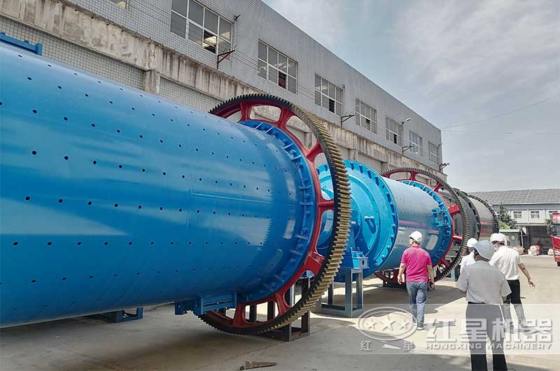 來廠考察球磨機設備的客戶絡繹不絕 來廠考察球磨機設備的客戶絡繹不絕