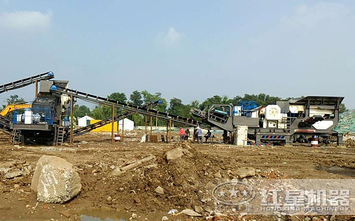 輪胎式建筑廢料粉碎機(jī)作業(yè)現(xiàn)場(chǎng)